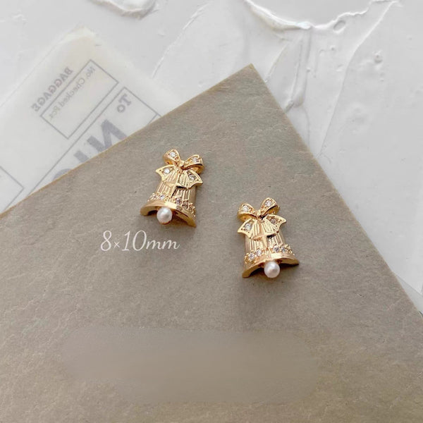 2 Pcs Christmas Nail Charms Snowflake Christmas Tree Nail Rhinestones Reindeer Metal Nails Art Diamond Gems for Art Decoration