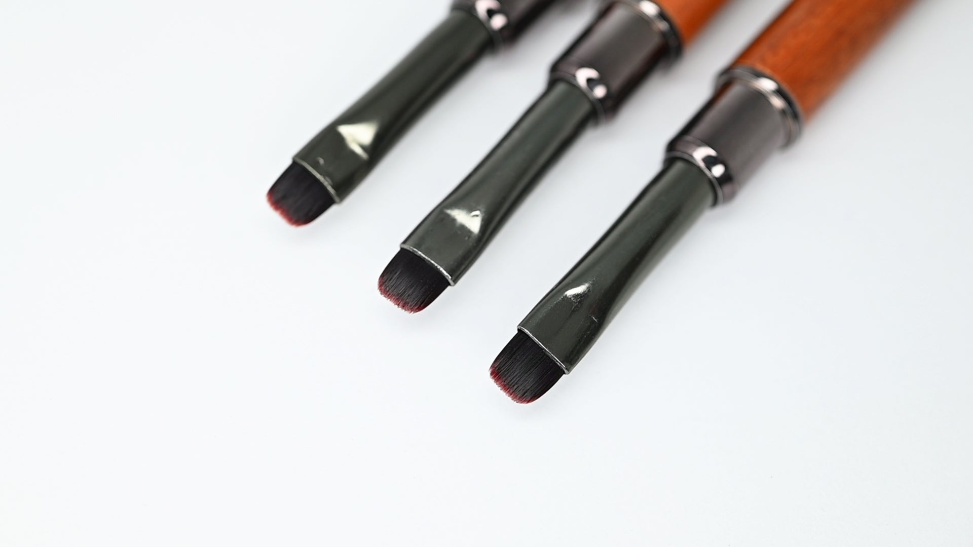 Present Professional Nail Gel Brush