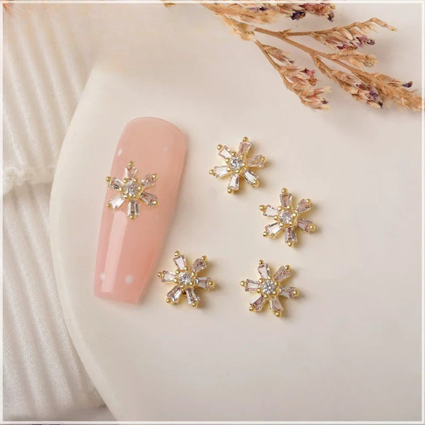 2 Pcs Christmas Nail Charms Snowflake Christmas Tree Nail Rhinestones Reindeer Metal Nails Art Diamond Gems for Art Decoration