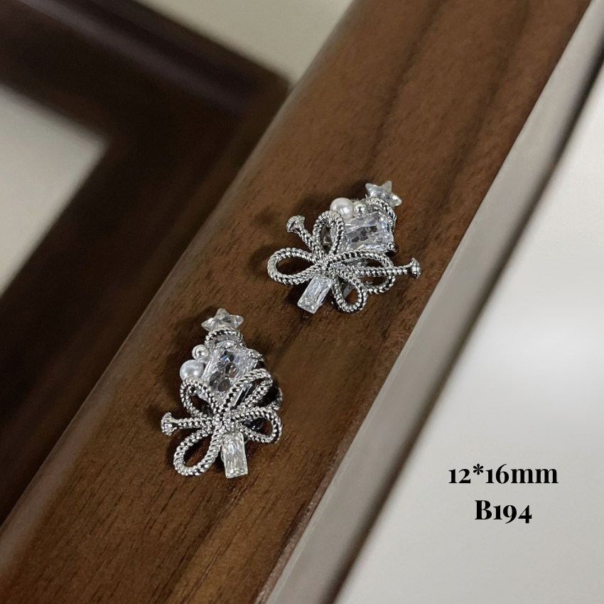 Christmas Ornament Nail Charm Decoration 2pcs