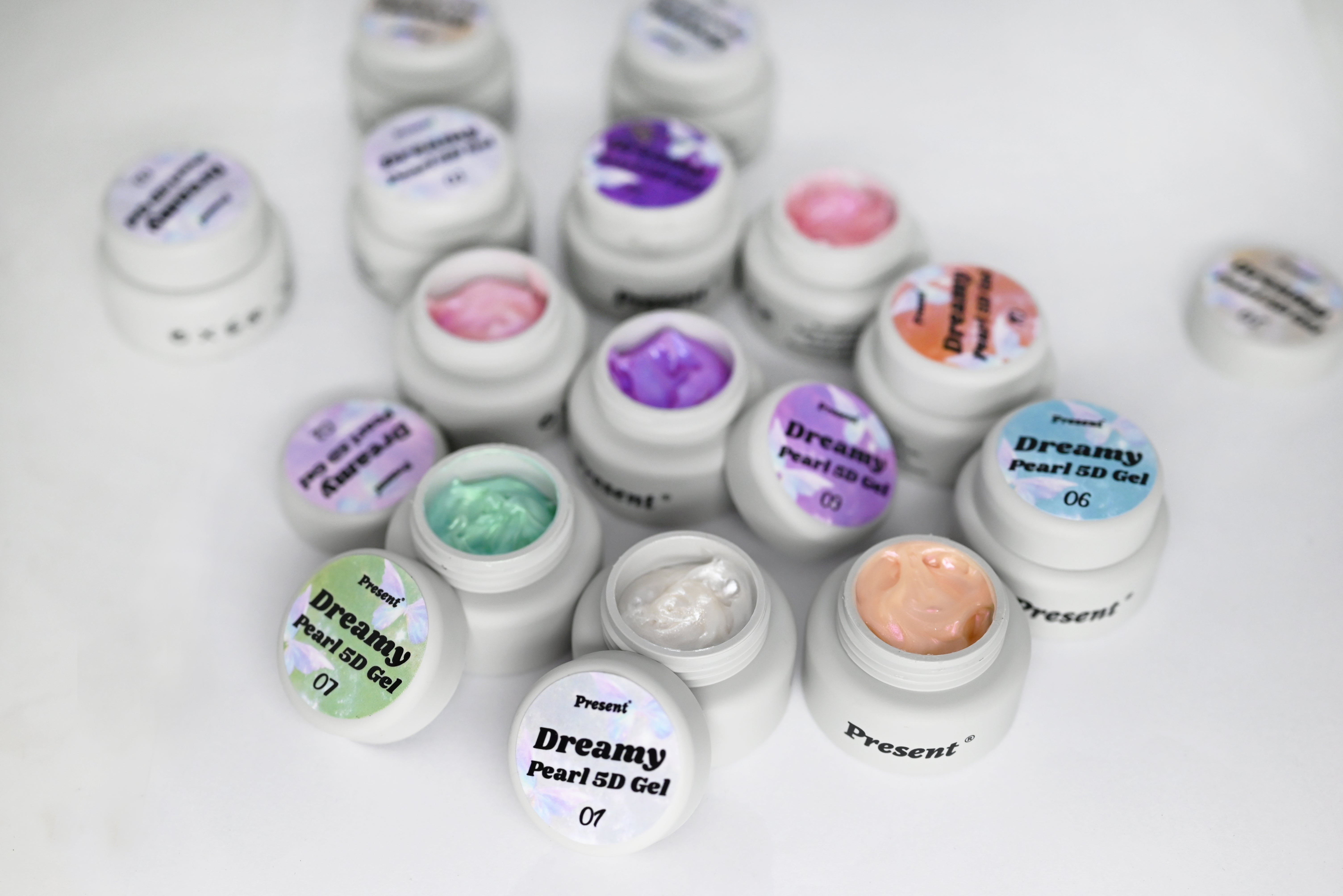 Present Dreamy Pearl 5D Mold Gel