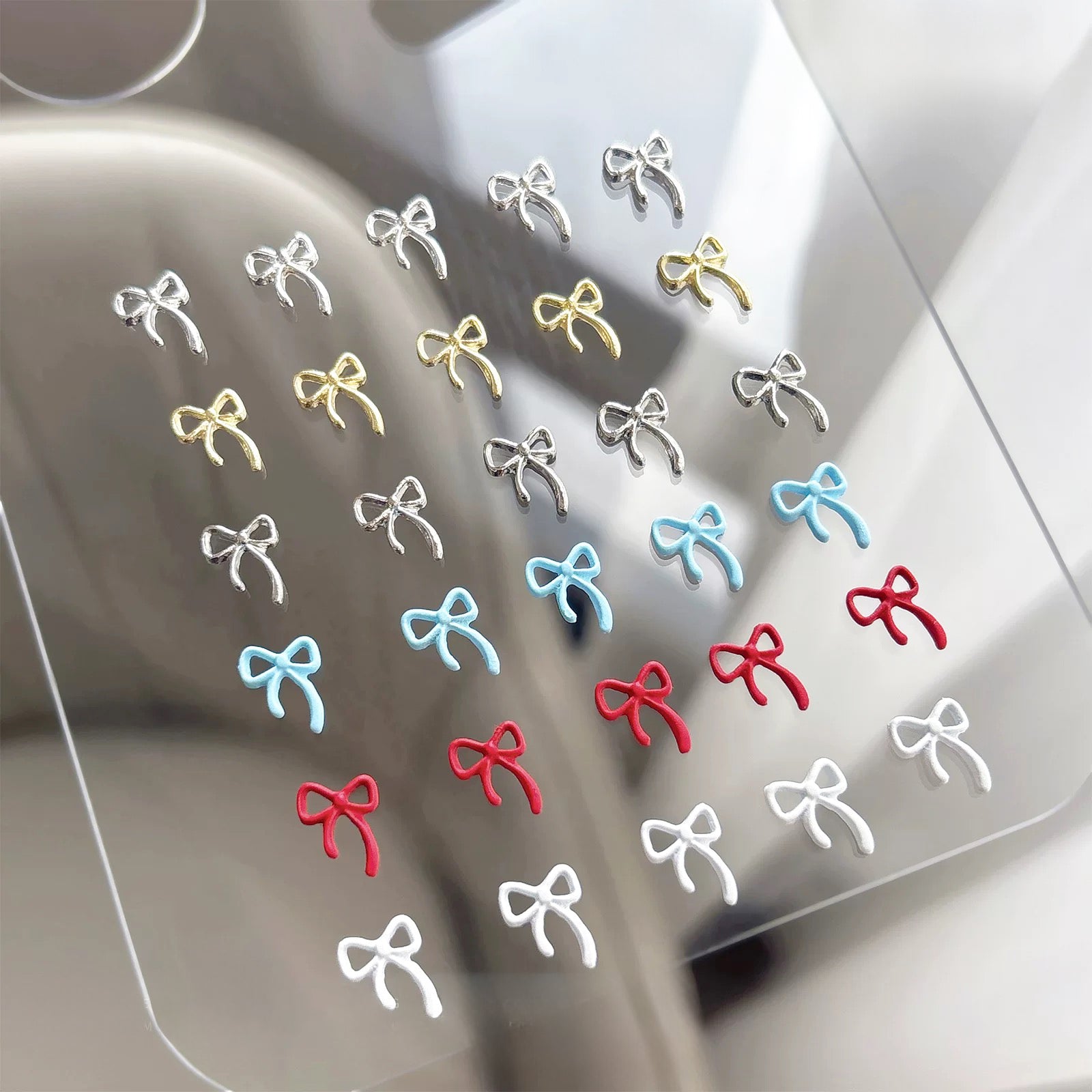 Nail decor bow tie (Metal/Plastic)