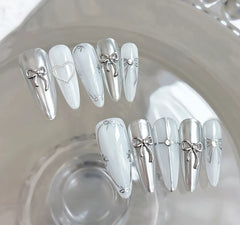 Nail decor bow tie (Metal/Plastic)