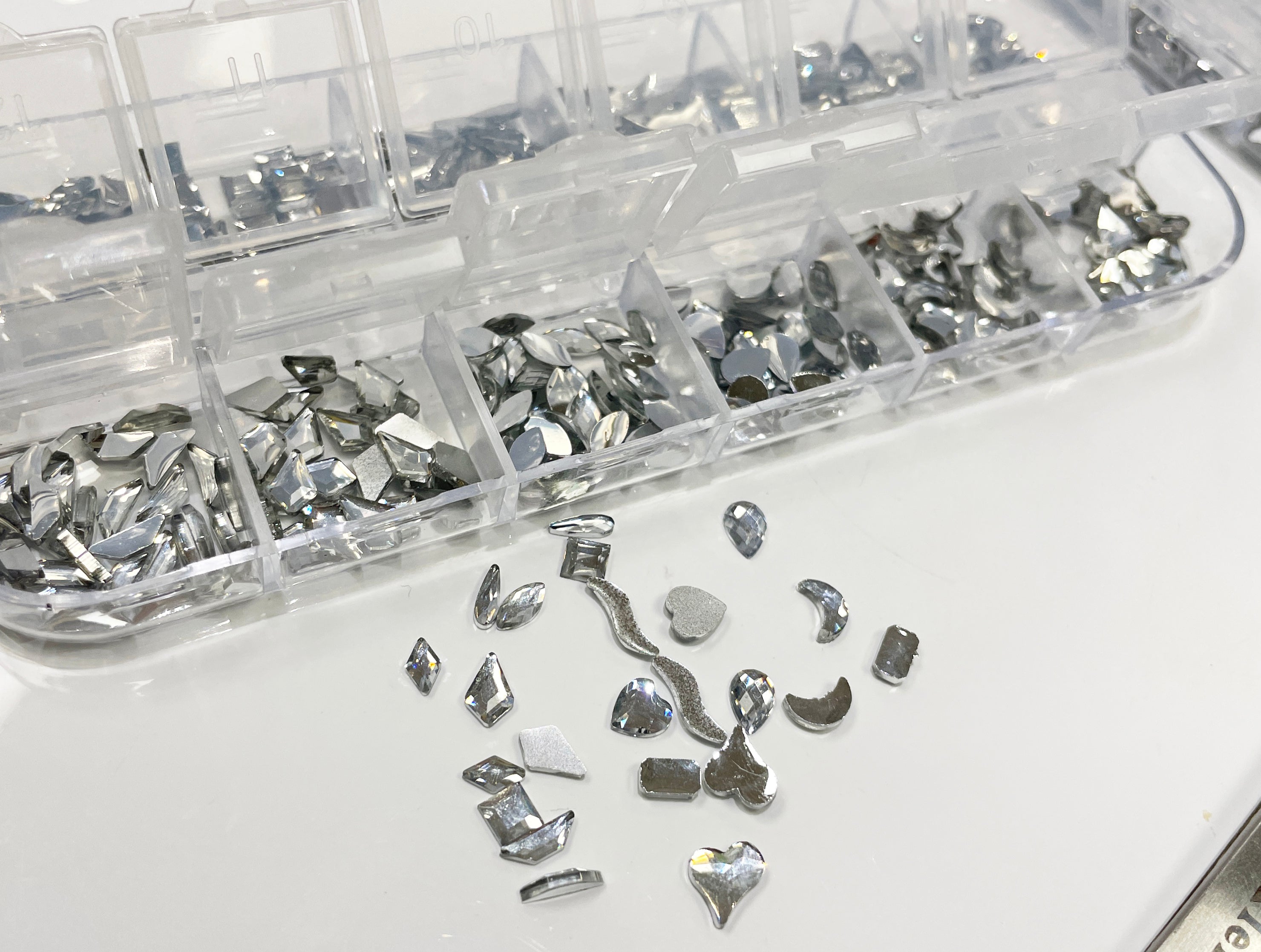 Flat back nail crystal 12 slot 300 pcs