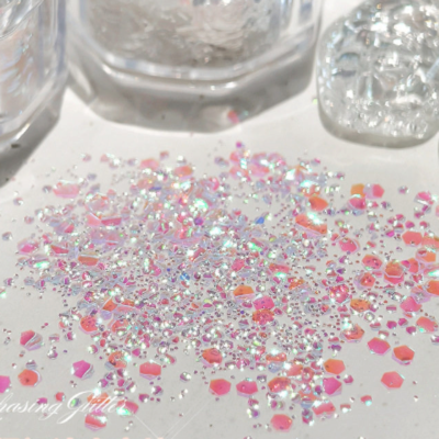 Iridescent Glitter Mix for Nail Art Ultra-Thin Sparkle Flakes Nail Decoration 2.3g