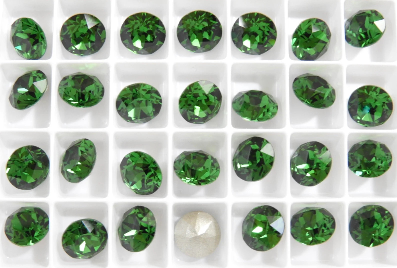 [Swarovski] 1088 Point Back Crystal Dark Moss Green(260) (variated sizes)