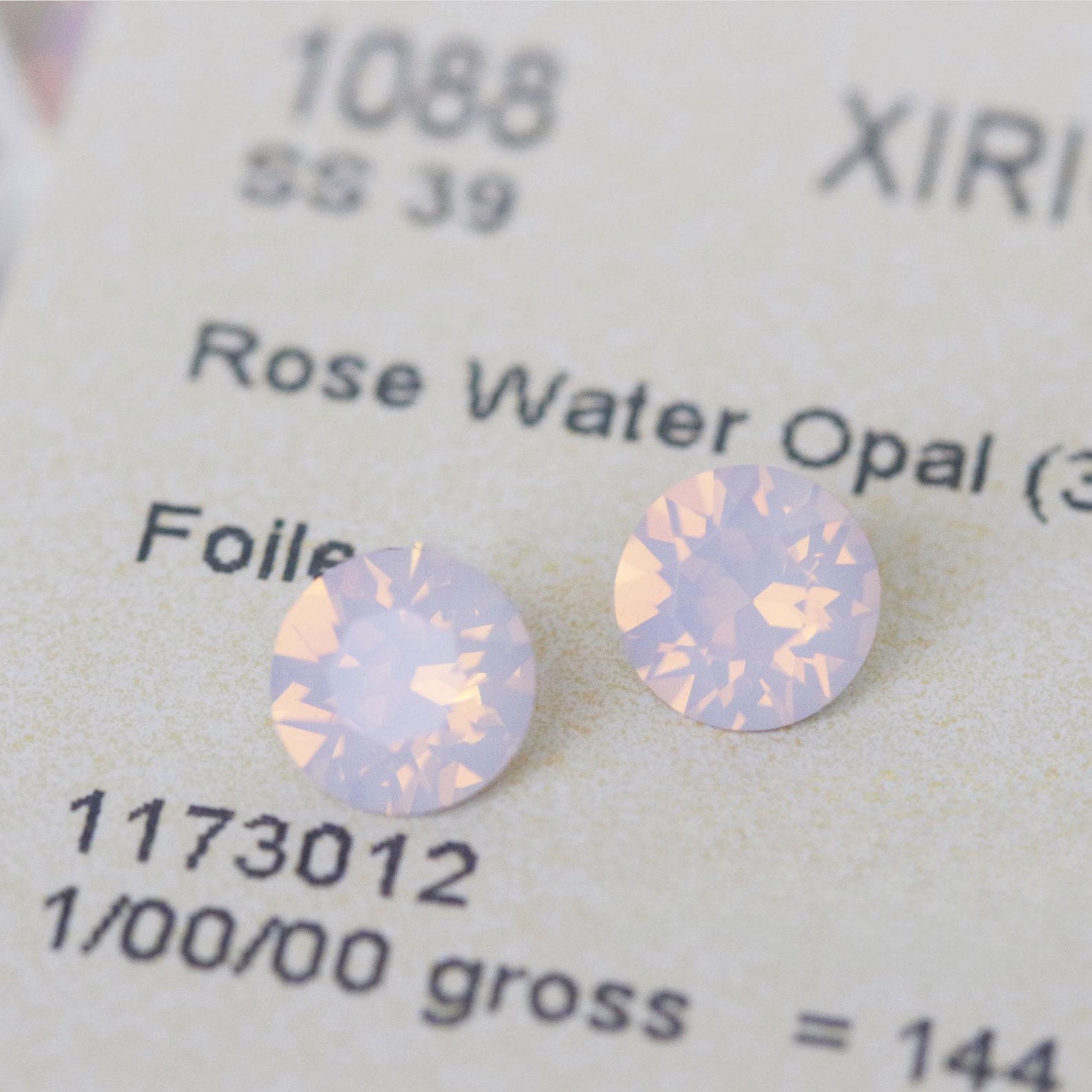 [Swarovski] 1088 Rose Water Opal 395